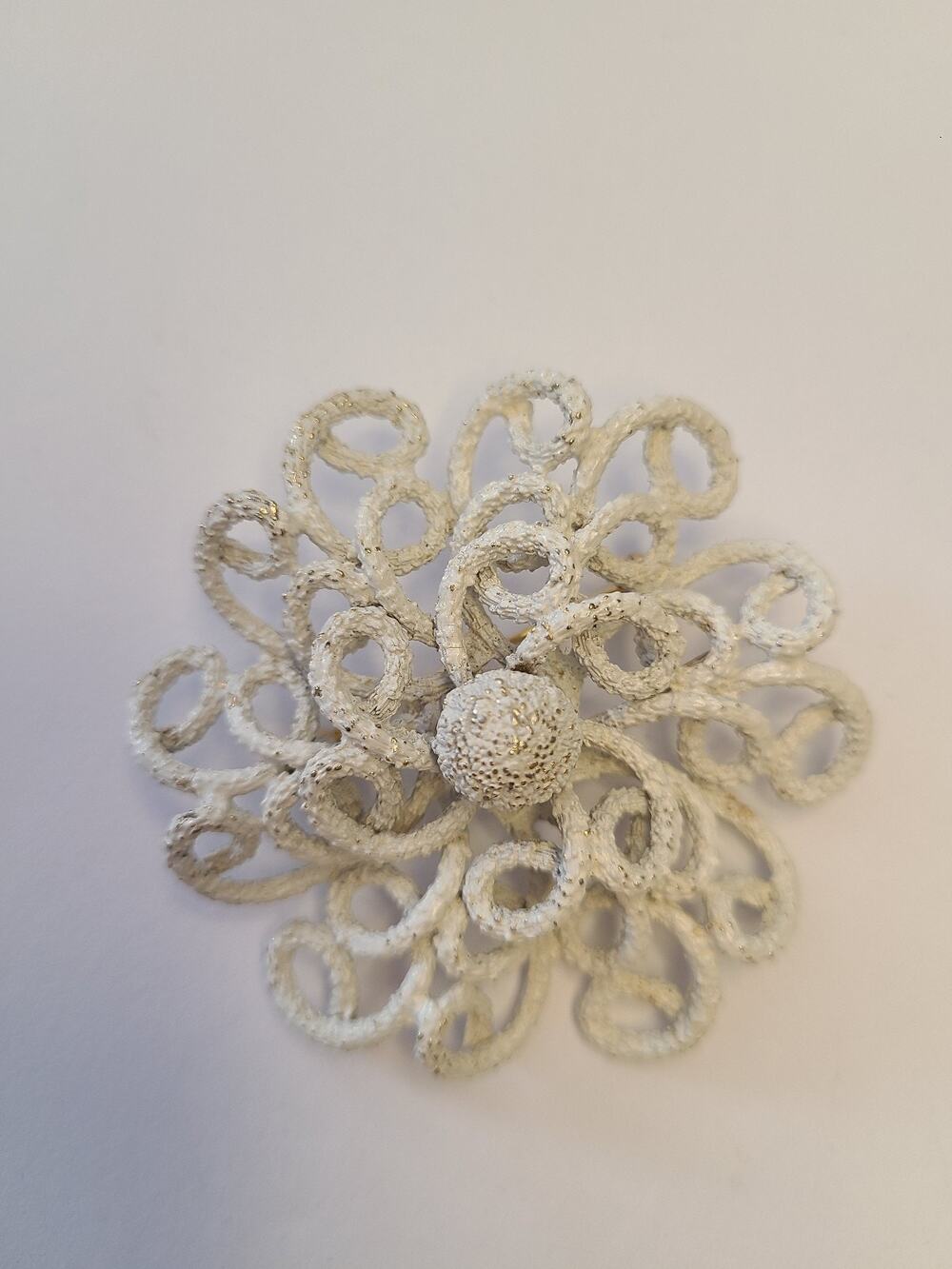 Vintage Crown Trifari White Textured Brooch Pin 1960s Grannycore Cottagecore